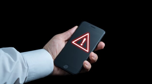 LINE乗っ取り後のトーク履歴が第三者に見られるリスクとは